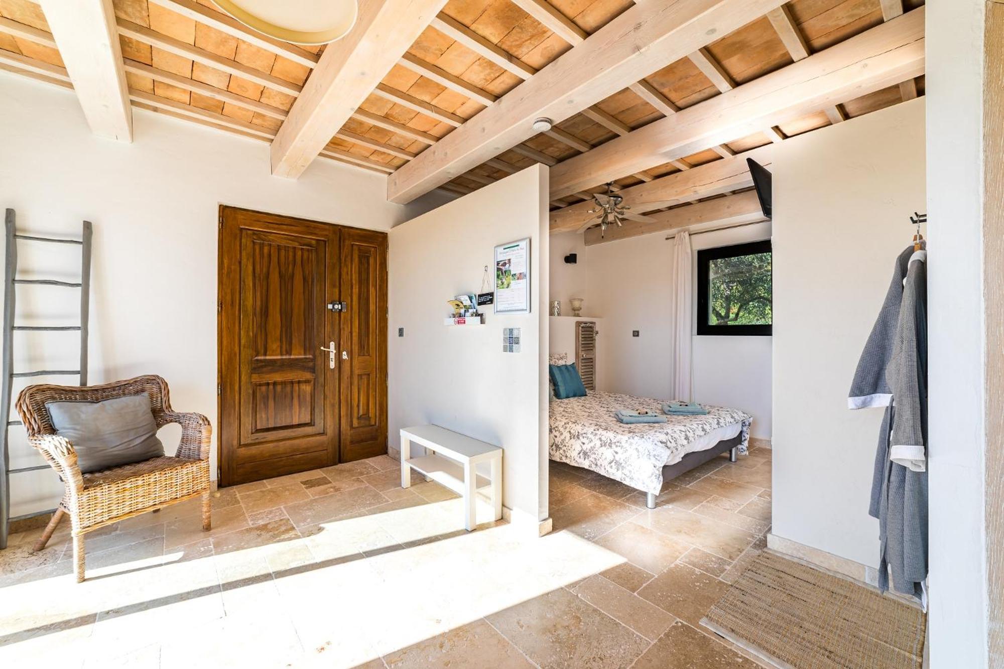 O Patio Du Mas Bed and Breakfast Callas Buitenkant foto