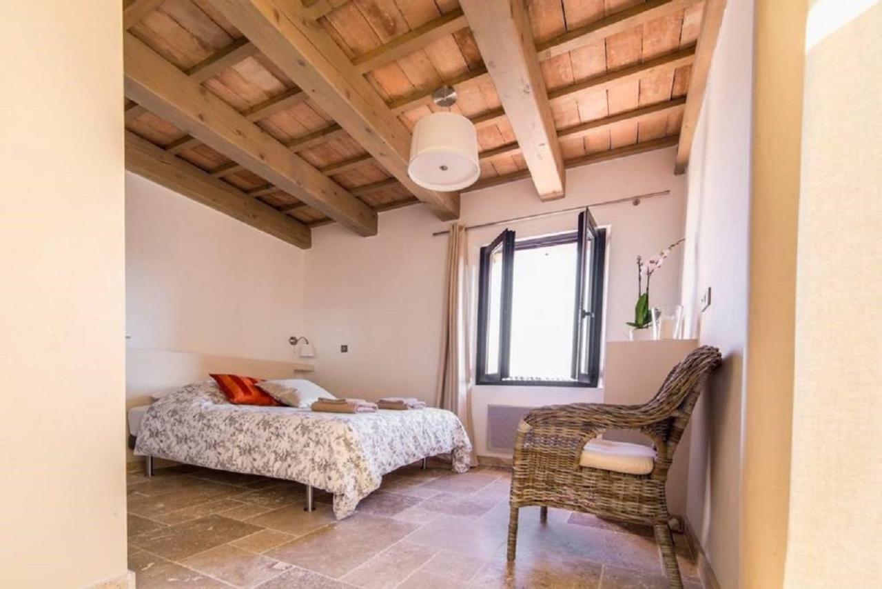 O Patio Du Mas Bed and Breakfast Callas Buitenkant foto